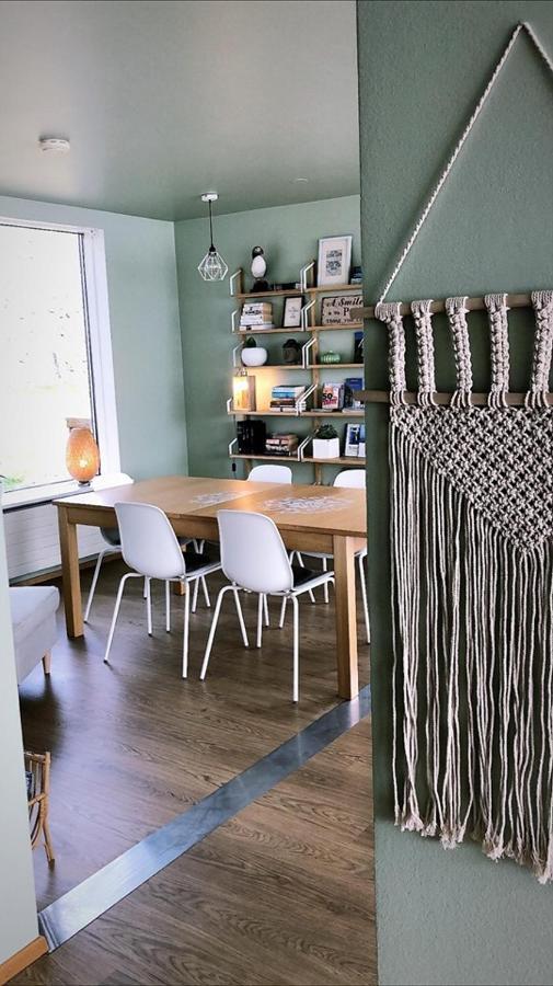 Guesthouse Stekkabol Patreksfjordur Екстериор снимка