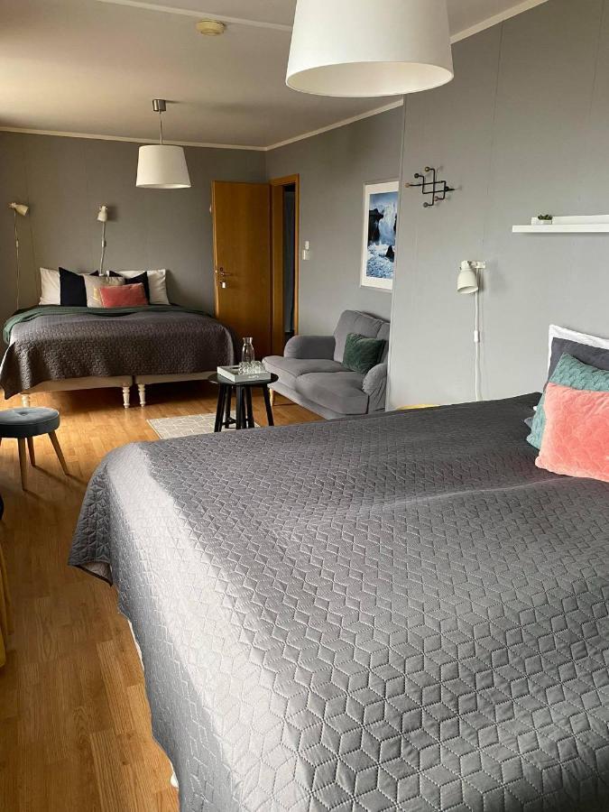 Guesthouse Stekkabol Patreksfjordur Екстериор снимка