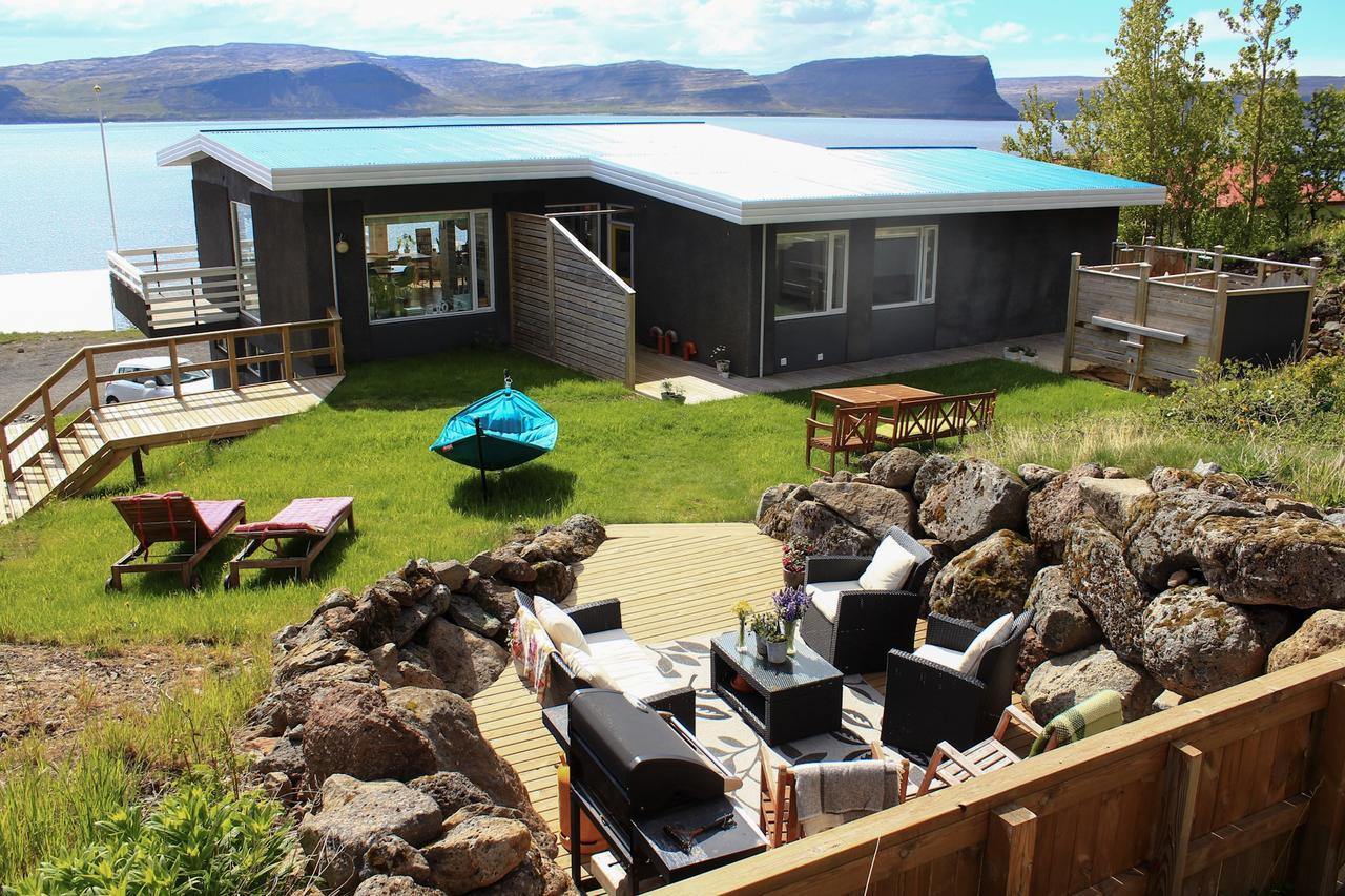Guesthouse Stekkabol Patreksfjordur Екстериор снимка